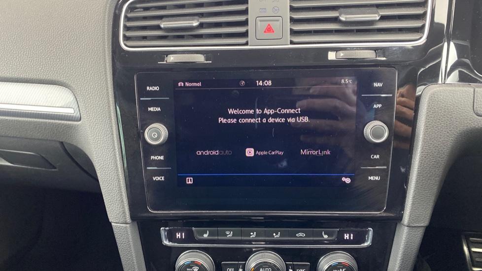 Apple Car Play & Android Auto