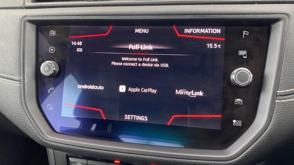 Apple Car Play & Android Auto