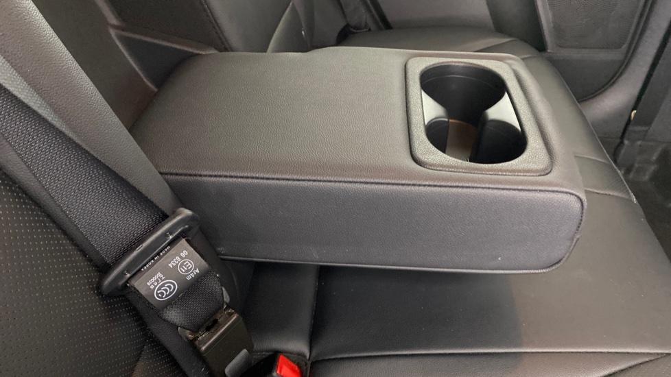 Rear Armrest/ Cup Holder