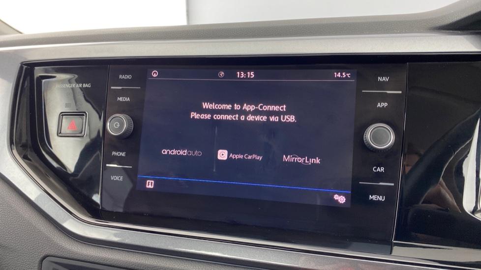 Apple Car Play & Android Auto