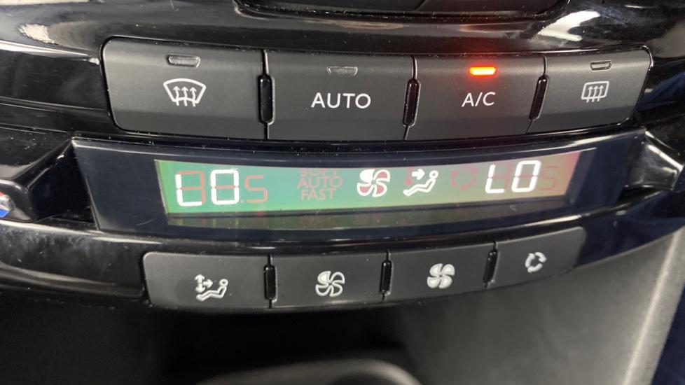 air conditioning and dual Climate control 