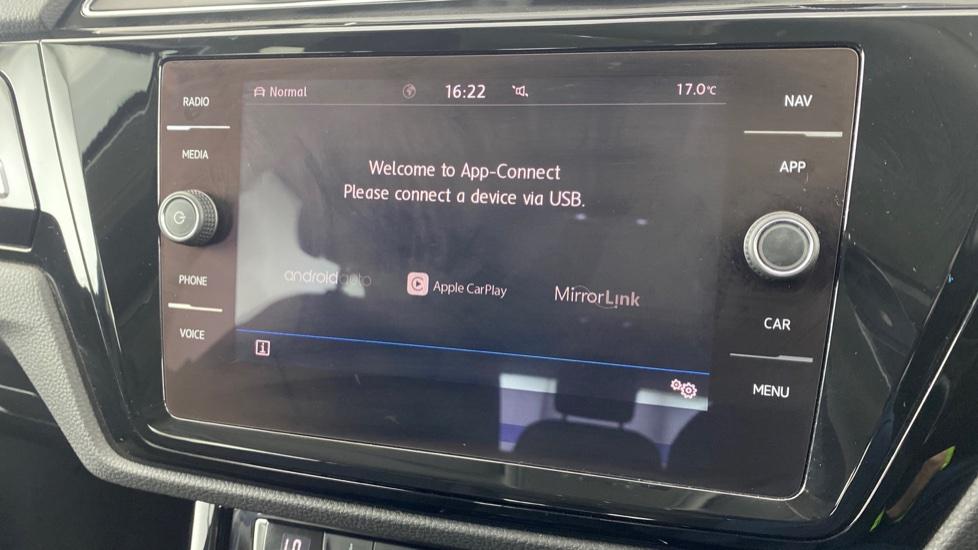 Apple Car Play & Android Auto