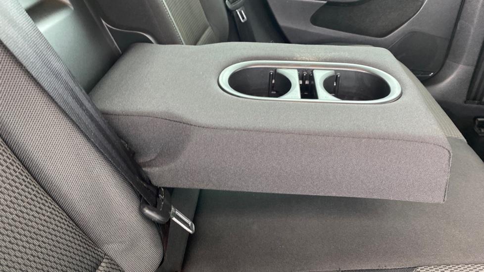 Rear Armrest/ Cup Holder