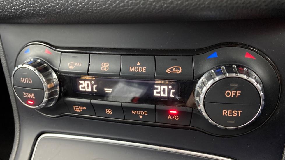 air conditioning and dual Climate control 