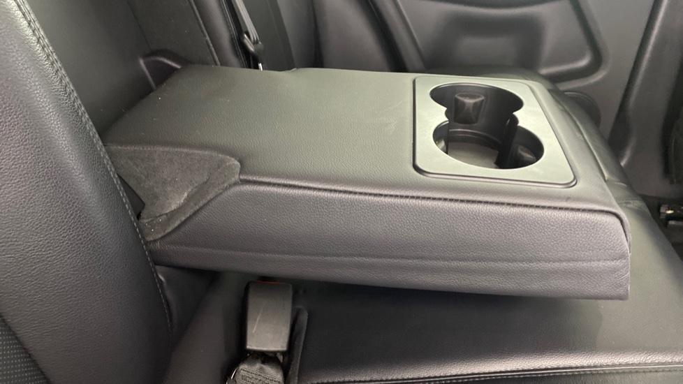 Rear Armrest/ Cup Holder