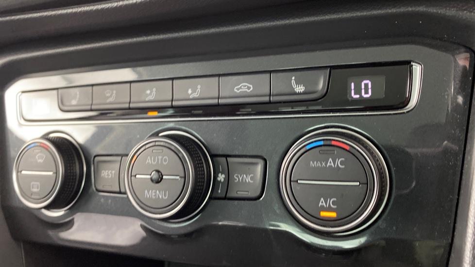 air conditioning and dual Climate control 