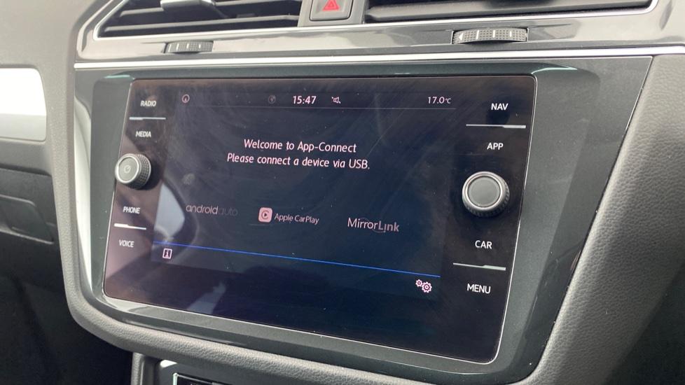 Apple Car Play & Android Auto