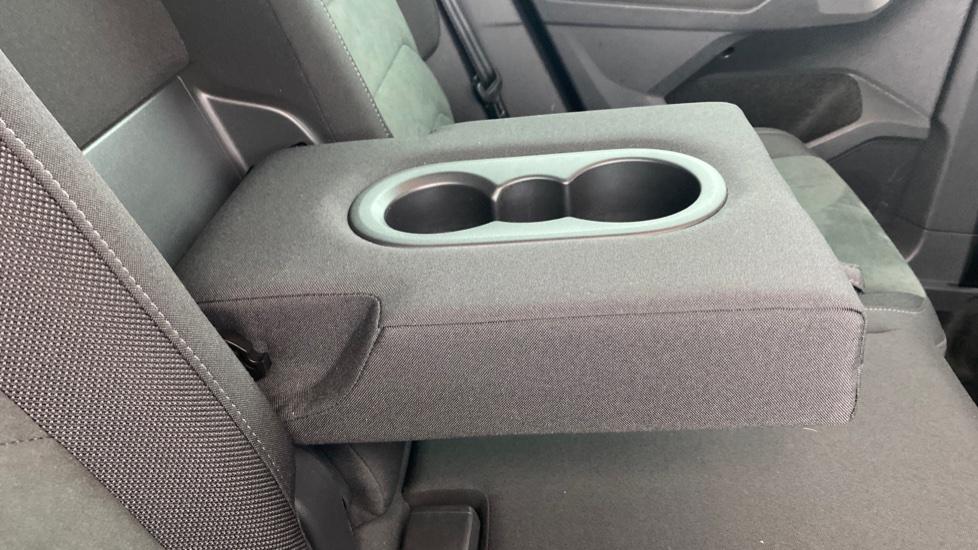 Rear Armrest/ Cup Holder