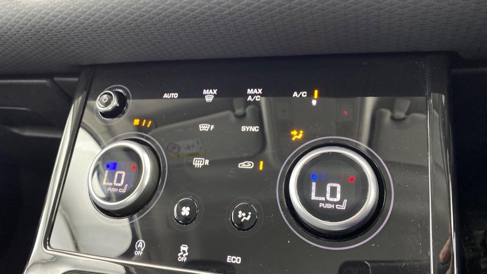 air conditioning and dual Climate control 