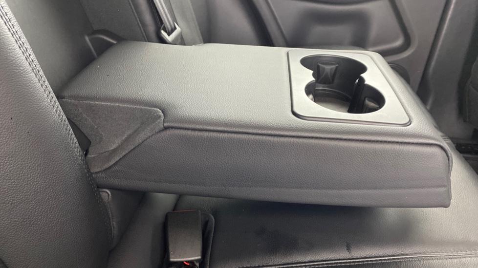 Rear Armrest/ Cup Holder