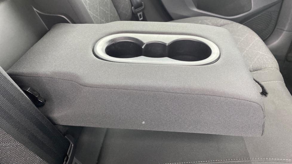 Rear Armrest/ Cup Holder