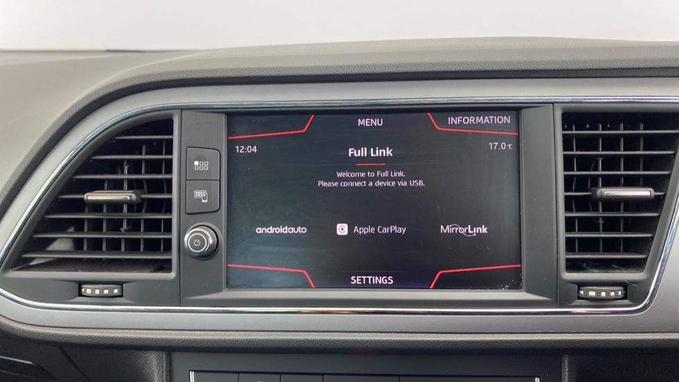 Apple Car Play & Android Auto