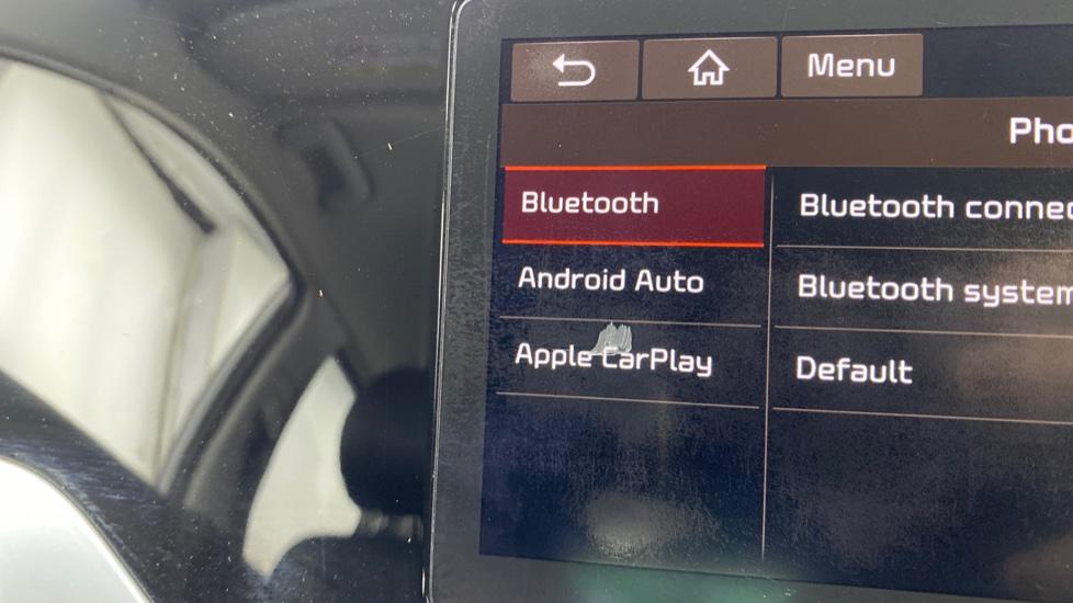 Apple Car Play & Android Auto