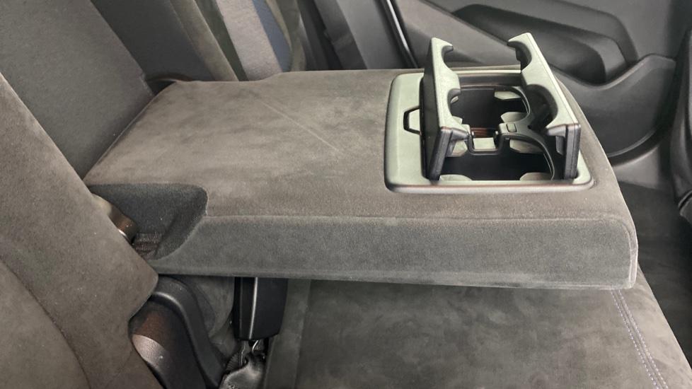 Rear Armrest/ Cup Holder