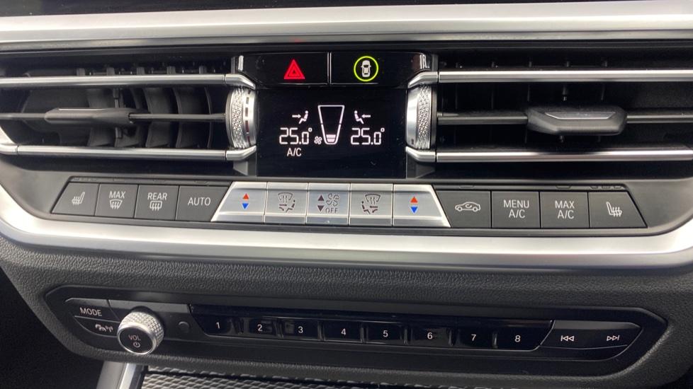 air conditioning and dual Climate control 