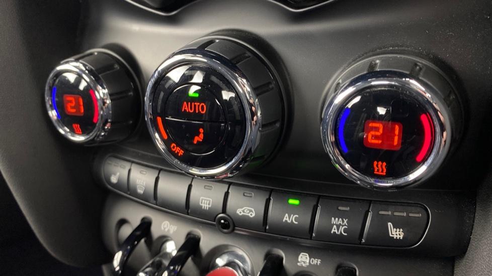 air conditioning and dual Climate control 