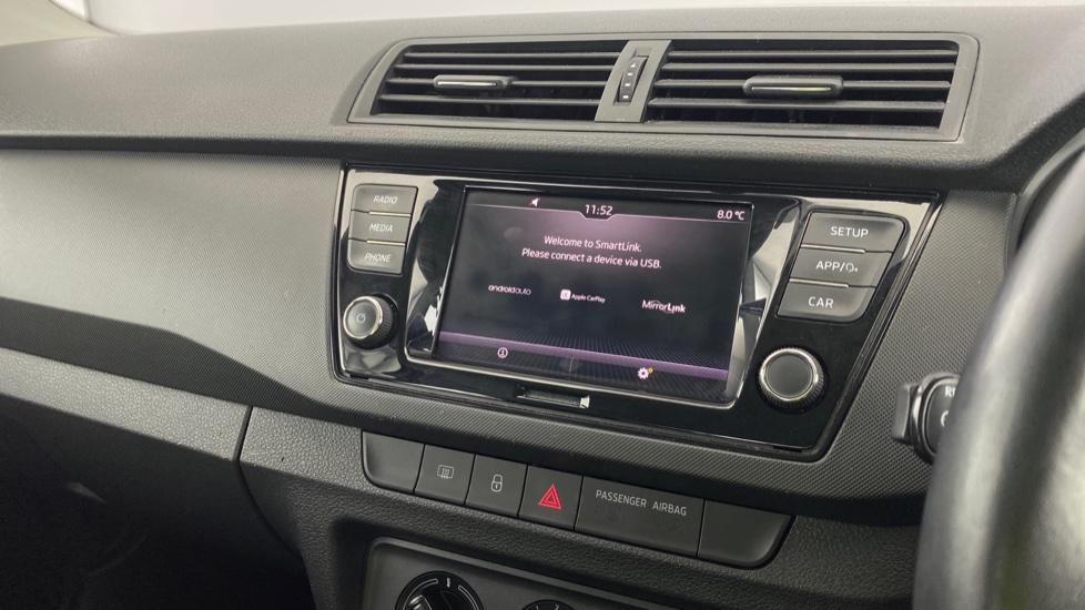 Apple Car Play & Android Auto