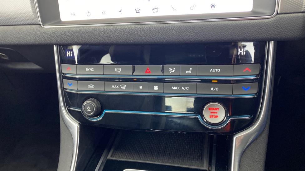 air conditioning and dual Climate control 