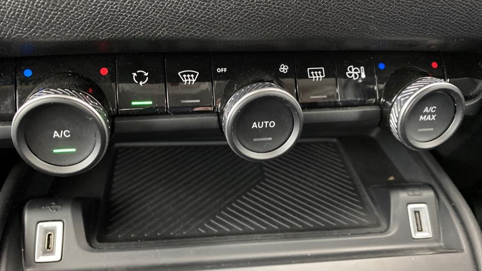 air conditioning and dual Climate control 