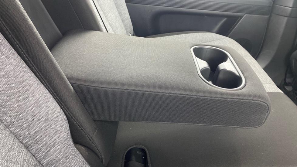 Rear Armrest/ Cup Holder