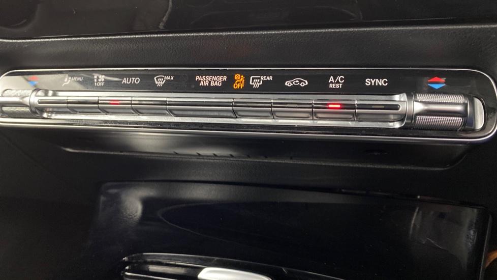 air conditioning and dual Climate control 