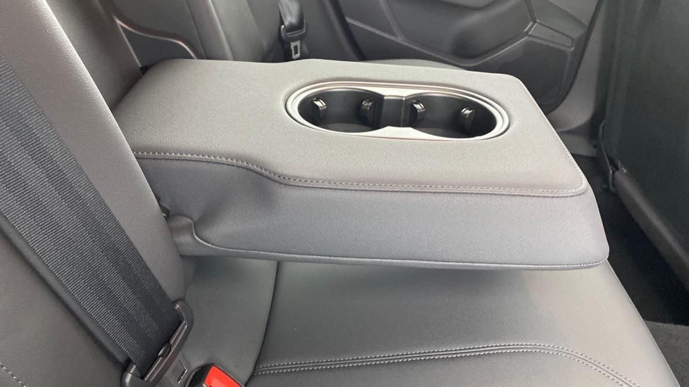 Rear Armrest/ Cup Holder