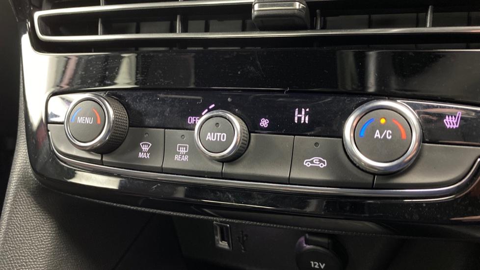 air conditioning and dual Climate control 