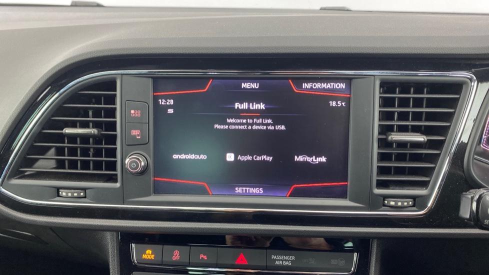 Apple Car Play & Android Auto