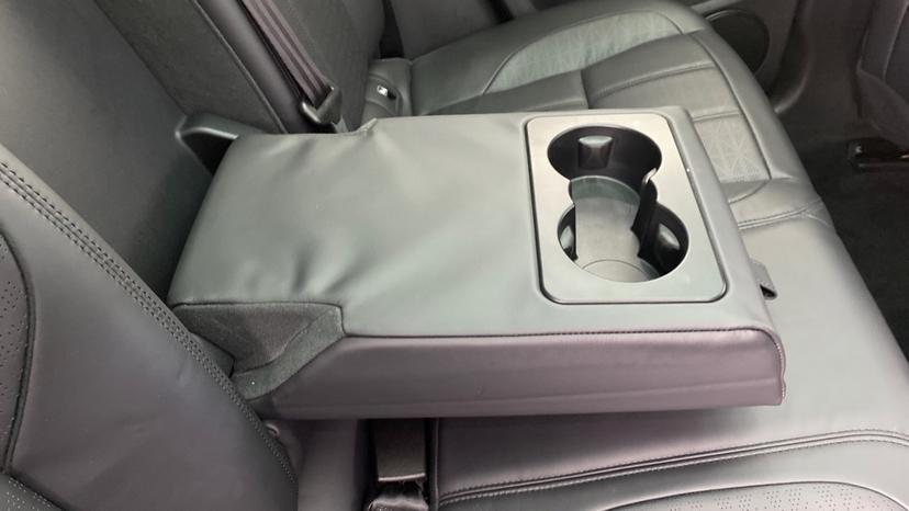 Rear Armrest/ Cup Holder