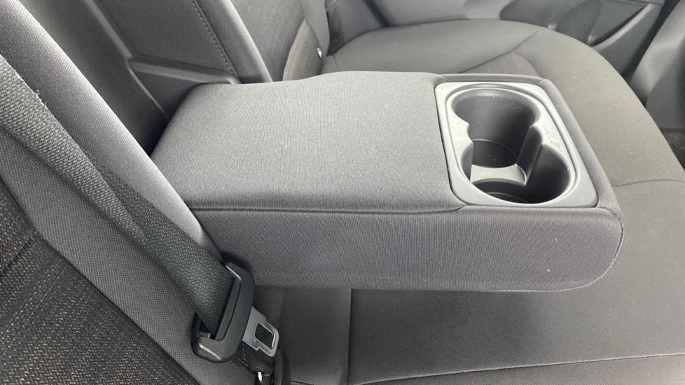 Rear Armrest/ Cup Holder