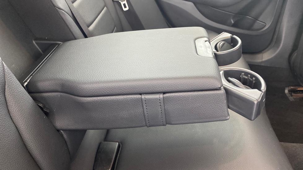 Rear Armrest/ Cup Holder