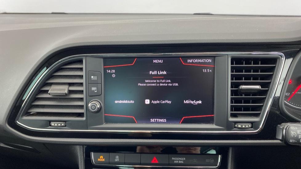 Apple Car Play & Android Auto