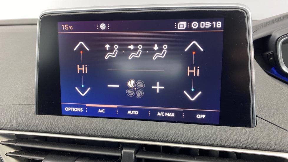 air conditioning and dual Climate control 