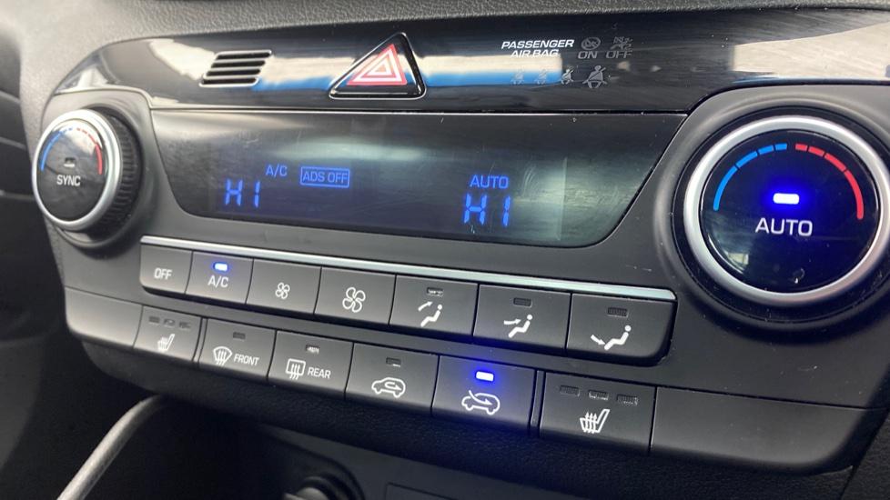 air conditioning and dual Climate control 