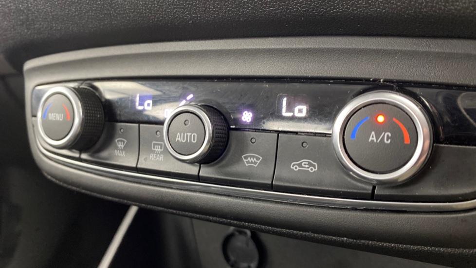 air conditioning and dual Climate control 