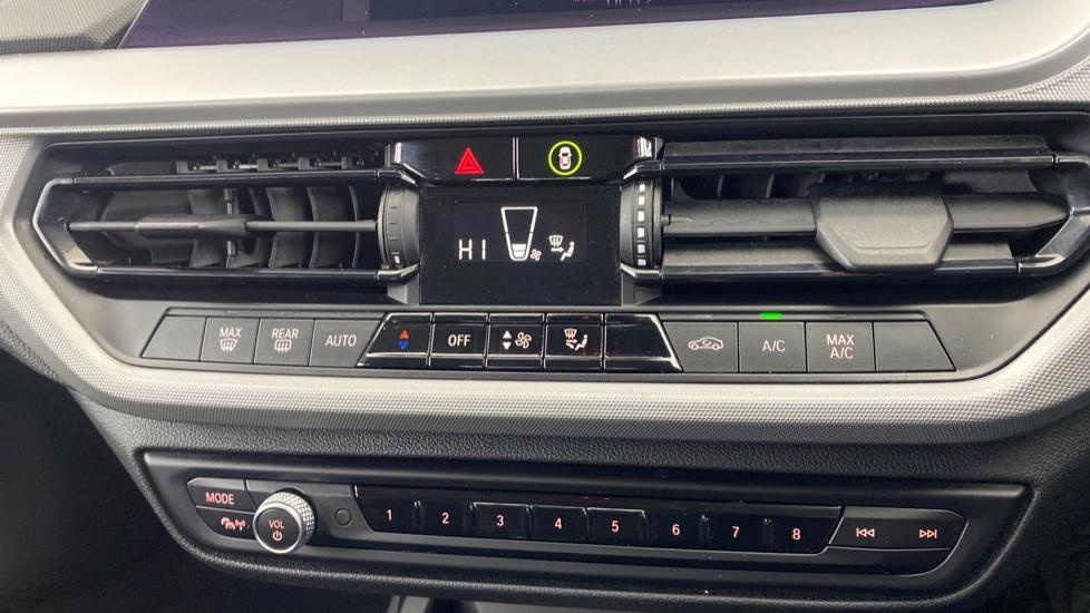 air conditioning and dual Climate control 