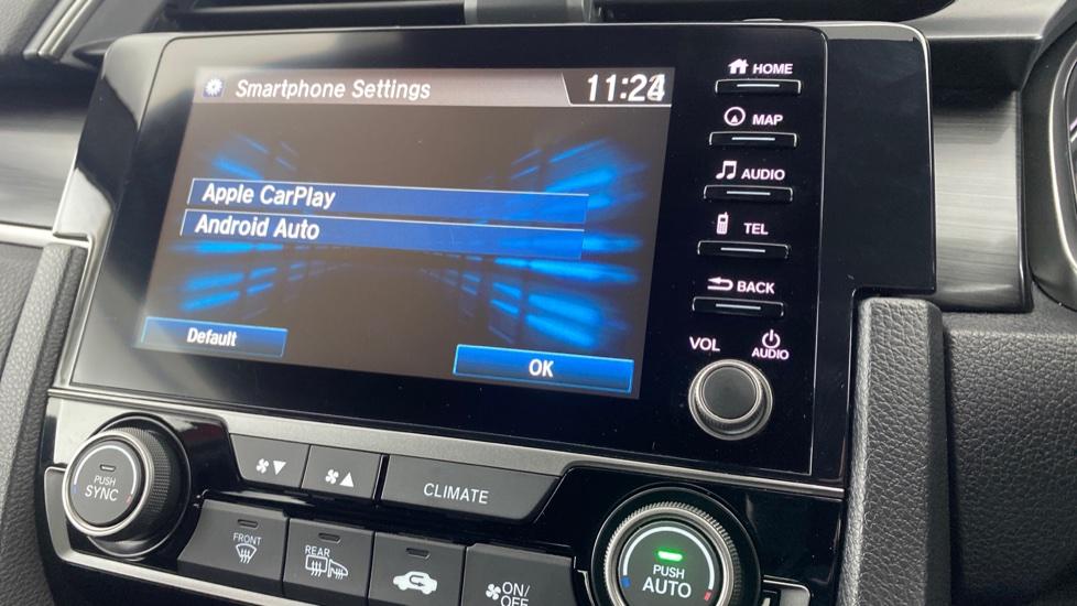 Apple Car Play & Android Auto