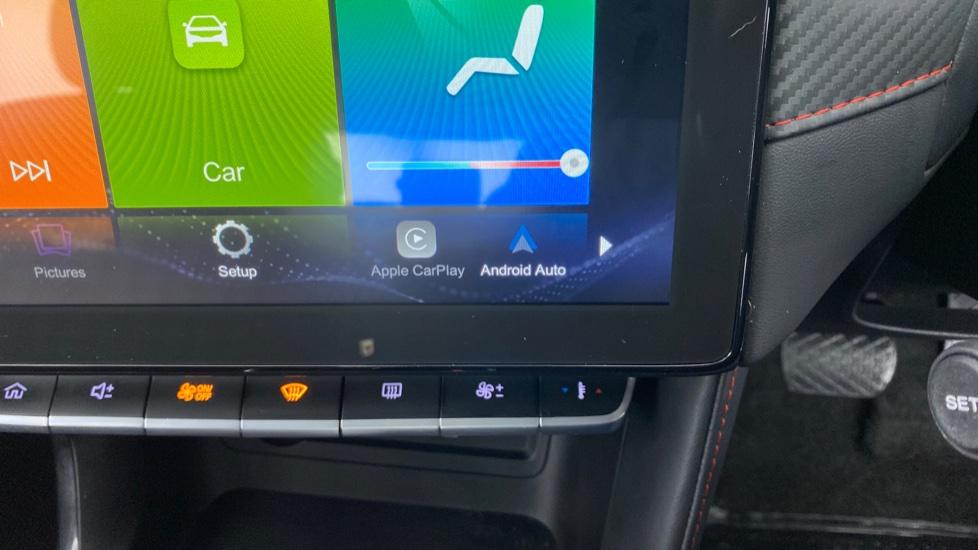 Apple Car Play & Android Auto