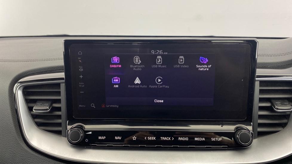 Apple Car Play & Android Auto