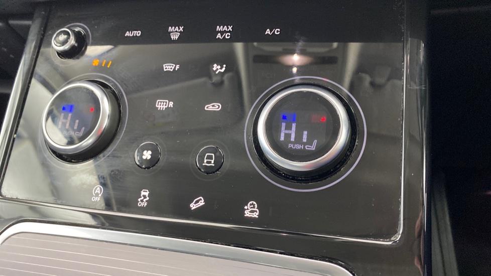 air conditioning and dual Climate control 