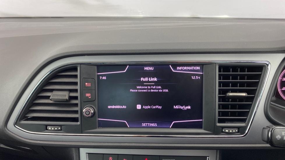 Apple Car Play & Android Auto