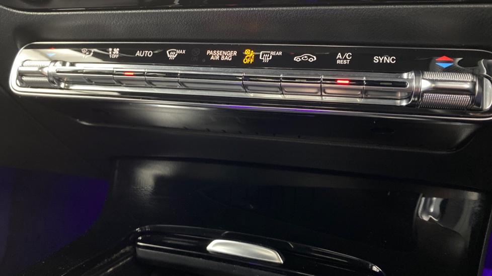 air conditioning and dual Climate control 