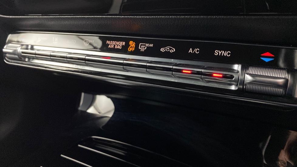 air conditioning and dual Climate control 