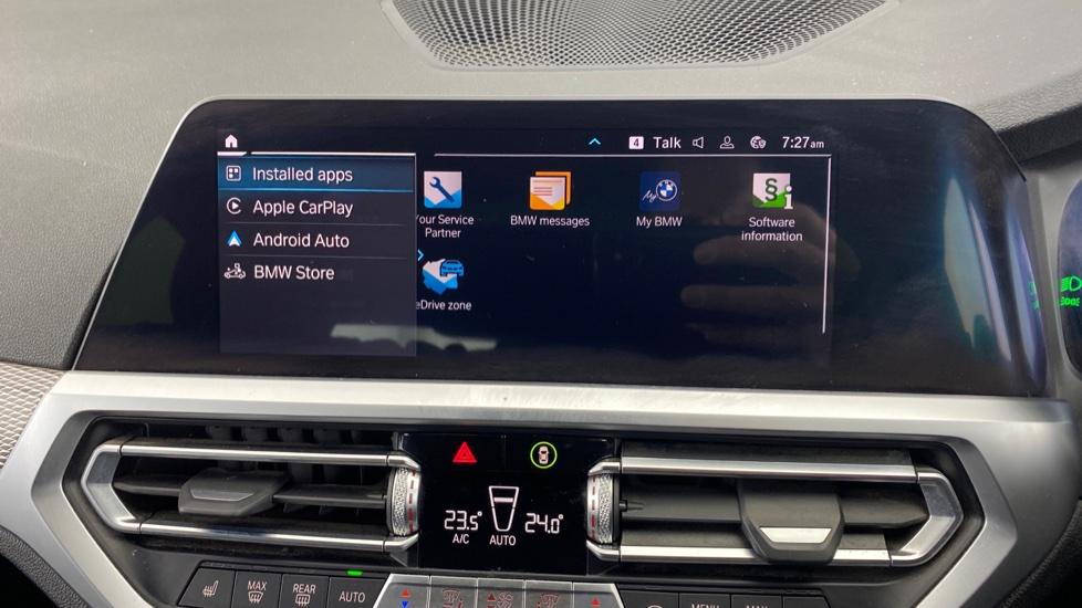 Apple Car Play & Android Auto