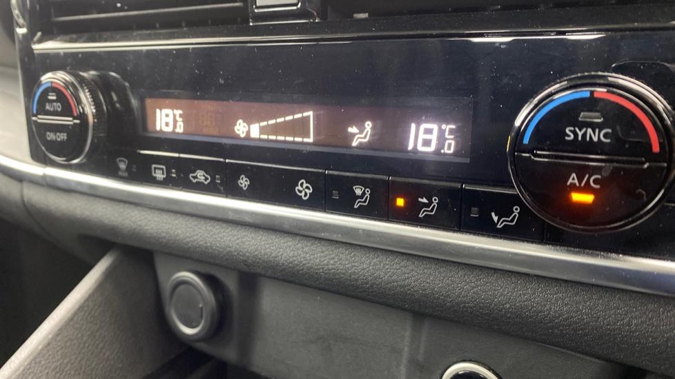 air conditioning and dual Climate control 