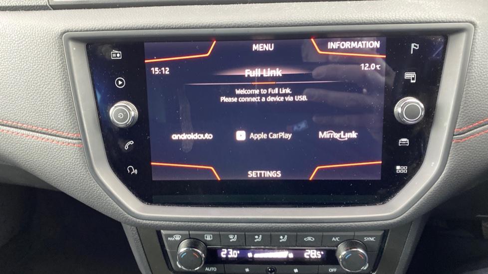 Apple Car Play & Android Auto