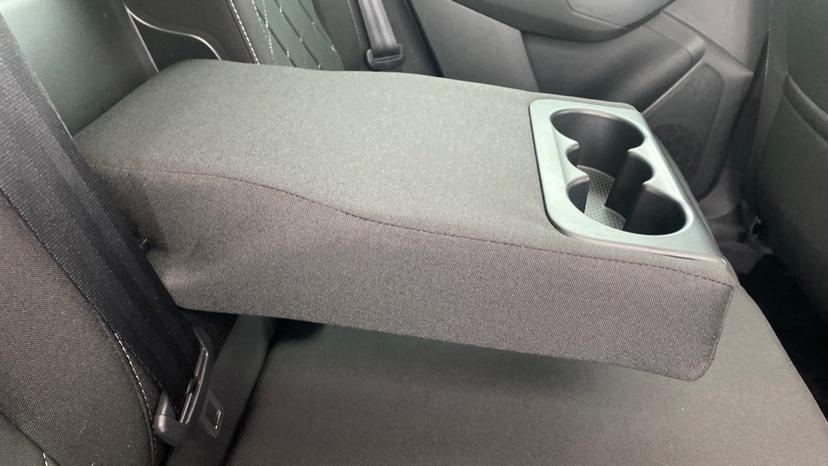 Rear Armrest/ Cup Holder