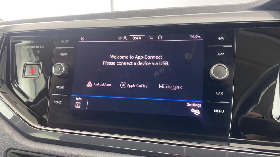 Apple Car Play & Android Auto