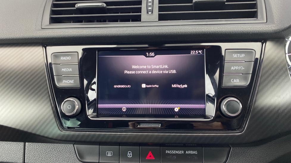 Apple Car Play & Android Auto