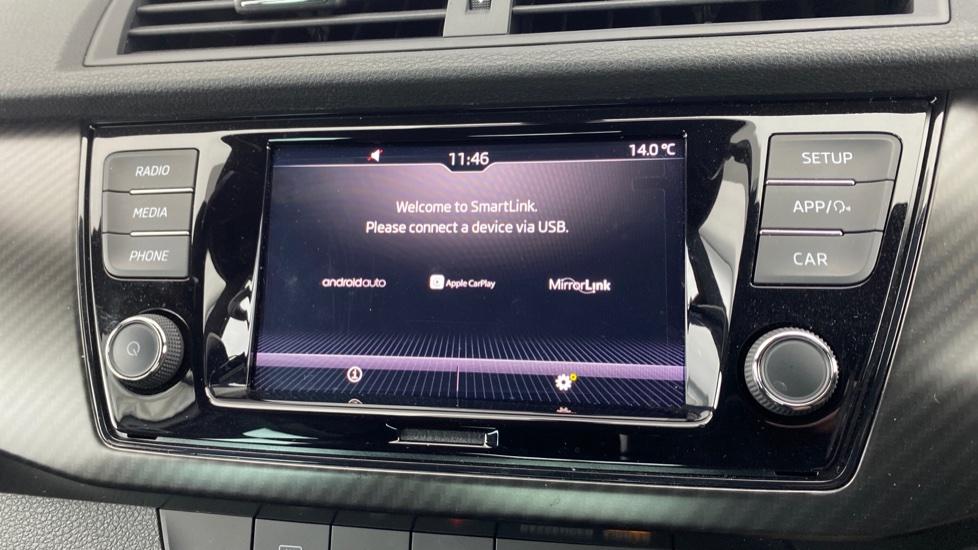 Apple Car Play & Android Auto